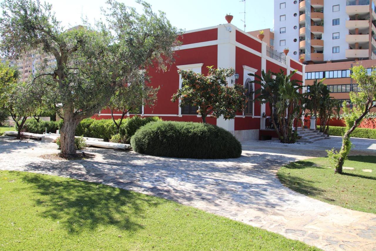 Executive L'Orangerie Bb Hotel Бари Екстериор снимка